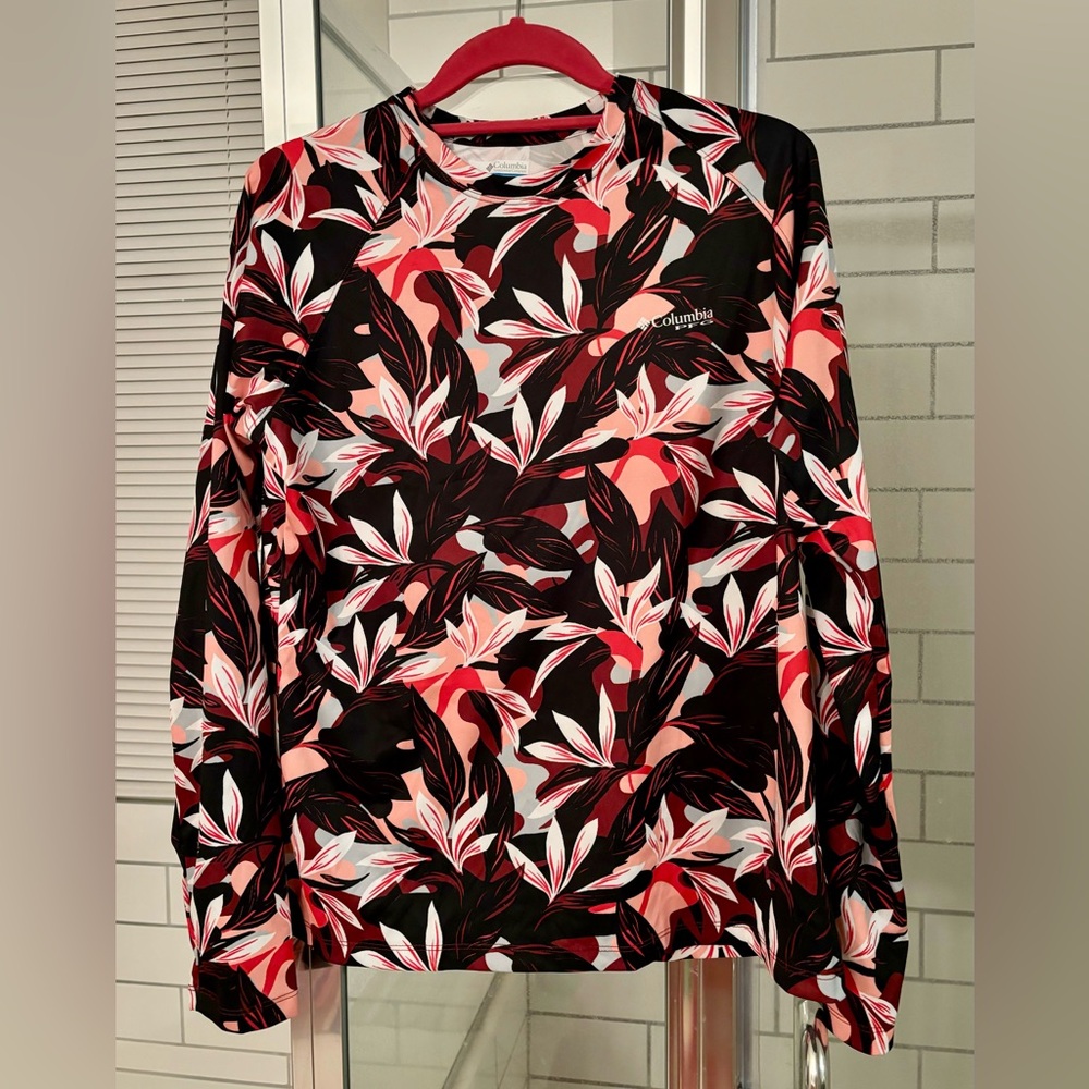 Columbia swim shirt, rash guard, Size L, NWOT